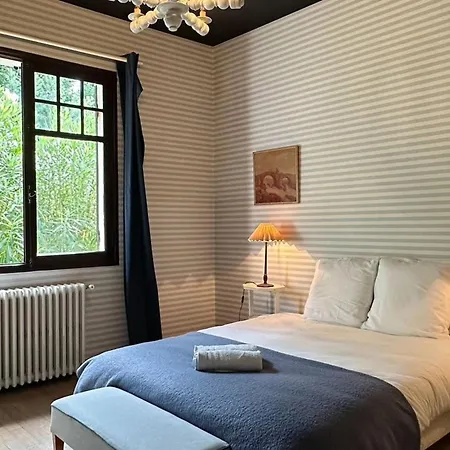 Vakantiehuis Spacious House With Pool Near The Beaches