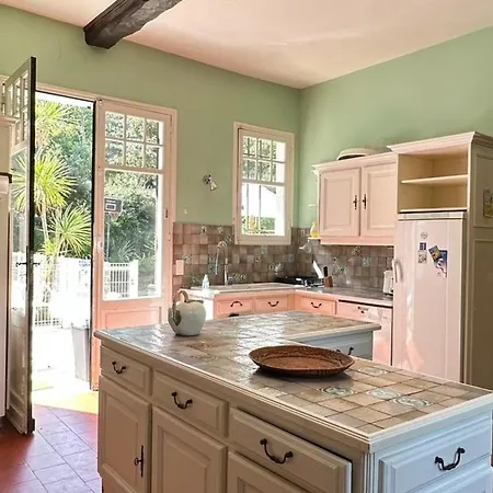 Spacious House With Pool Near The Beaches *