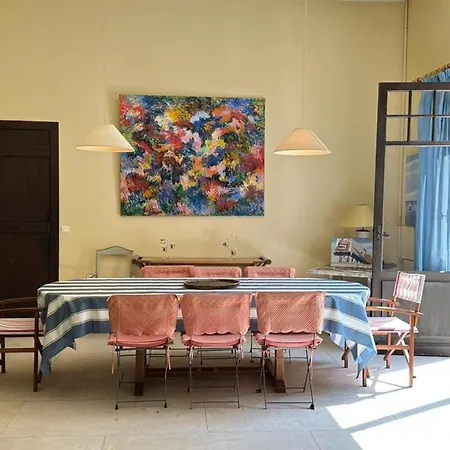 Spacious House With Pool Near The Beaches Vakantiehuis