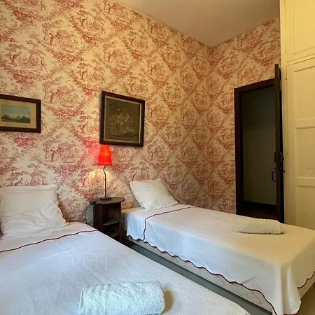 Vakantiehuis Spacious House With Pool Near The Beaches *